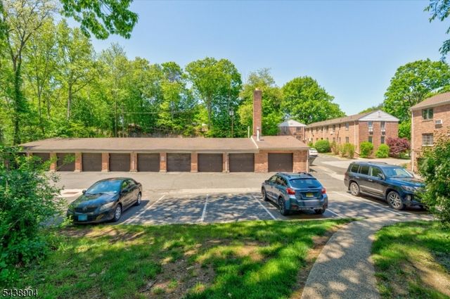 64 Troy Dr, Springfield Twp., NJ 07081