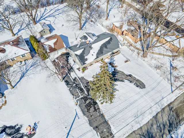 2540 E Bonnie Brook Lane, Waukegan, IL 60087