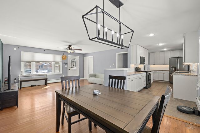 2540 E Bonnie Brook Lane, Waukegan, IL 60087