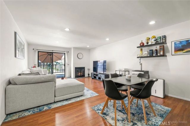 2599 Walnut Avenue 209, Signal Hill, CA 90755