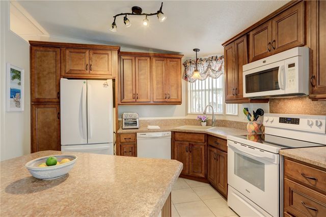 7698 Fox Hunter Circle 0, Micco, FL 32976