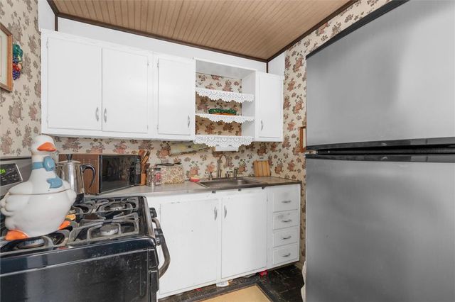 2112 East Cedar, Allentown City, PA 18109