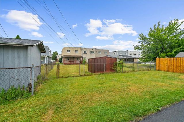 2112 East Cedar, Allentown City, PA 18109