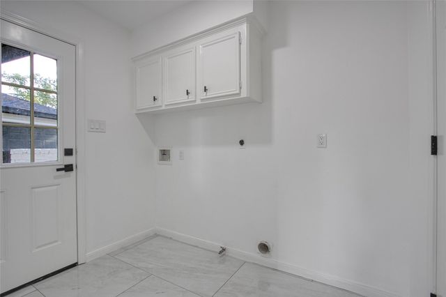 9211 Godstone Lane, Spring, TX 77379