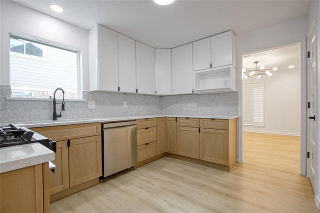 9211 Godstone Lane, Spring, TX 77379