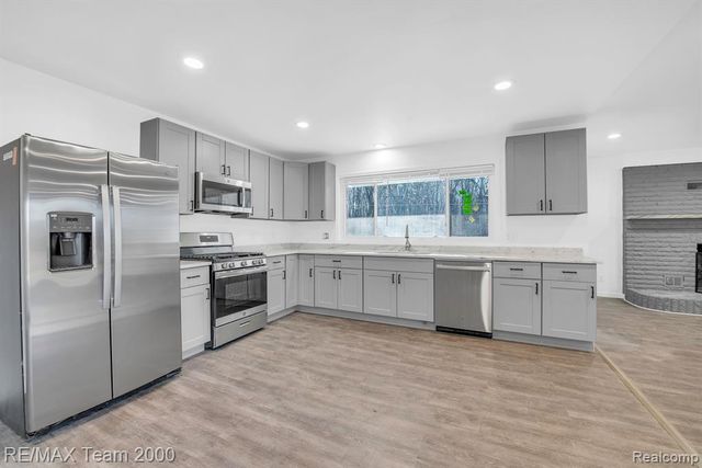 48905 9 Mile Road, Northville, MI 48167