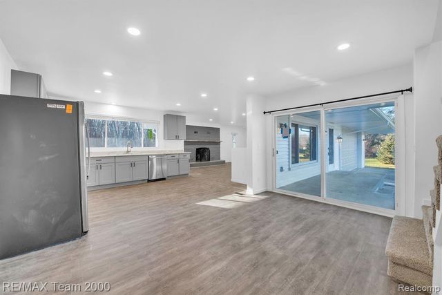 48905 9 Mile Road, Northville, MI 48167