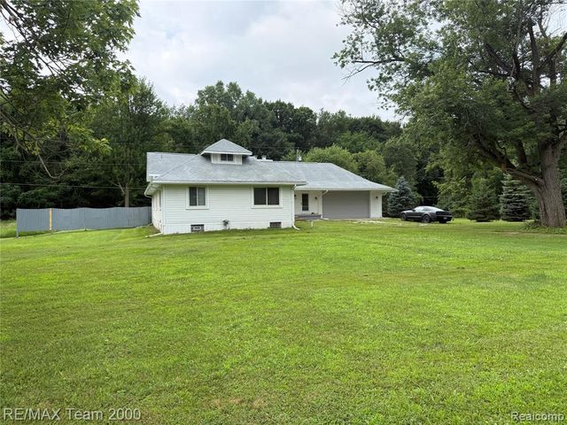 48905 9 Mile Road, Northville, MI 48167