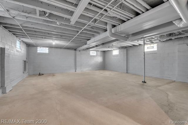 48905 9 Mile Road, Northville, MI 48167