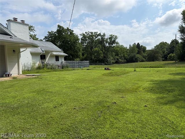 48905 9 Mile Road, Northville, MI 48167