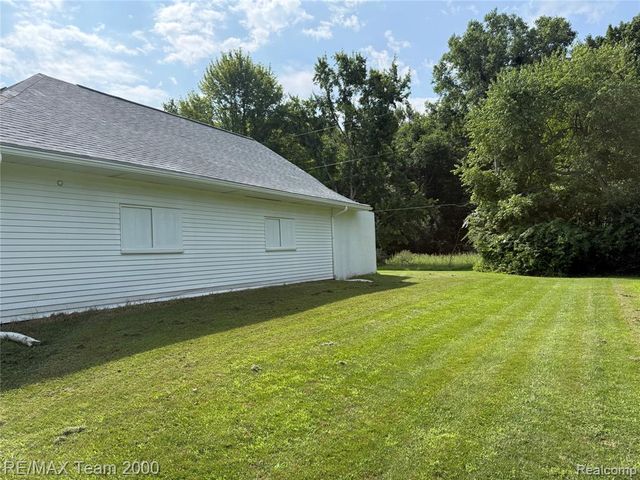 48905 9 Mile Road, Northville, MI 48167