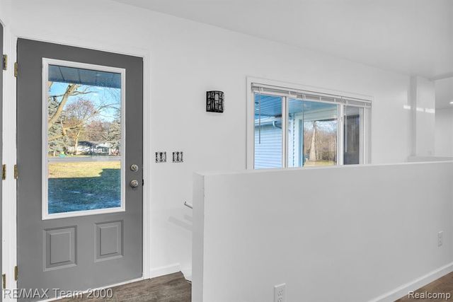 48905 9 Mile Road, Northville, MI 48167