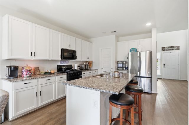 32302 Cedar Crest Drive, Waller, TX 77484