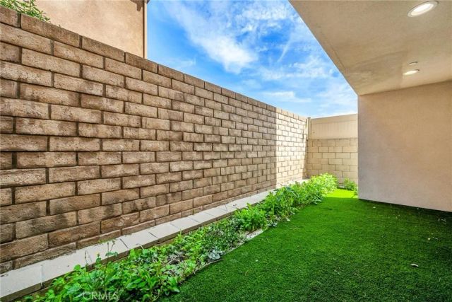 16539 Vine Terrace, Van Nuys, CA 91406