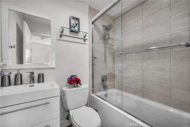 16539 Vine Terrace, Van Nuys, CA 91406