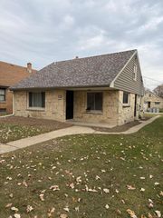 5126 N 67th STREET, Milwaukee, WI 53218