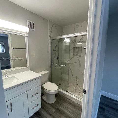 301 E Palm Cir E 301, Pembroke Pines, FL 33025