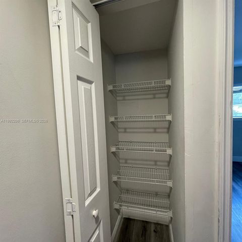 301 E Palm Cir E 301, Pembroke Pines, FL 33025