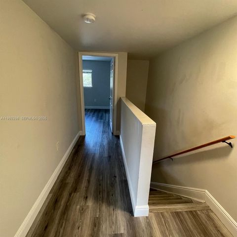 301 E Palm Cir E 301, Pembroke Pines, FL 33025