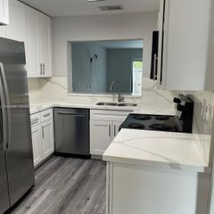 301 E Palm Cir E 301, Pembroke Pines, FL 33025