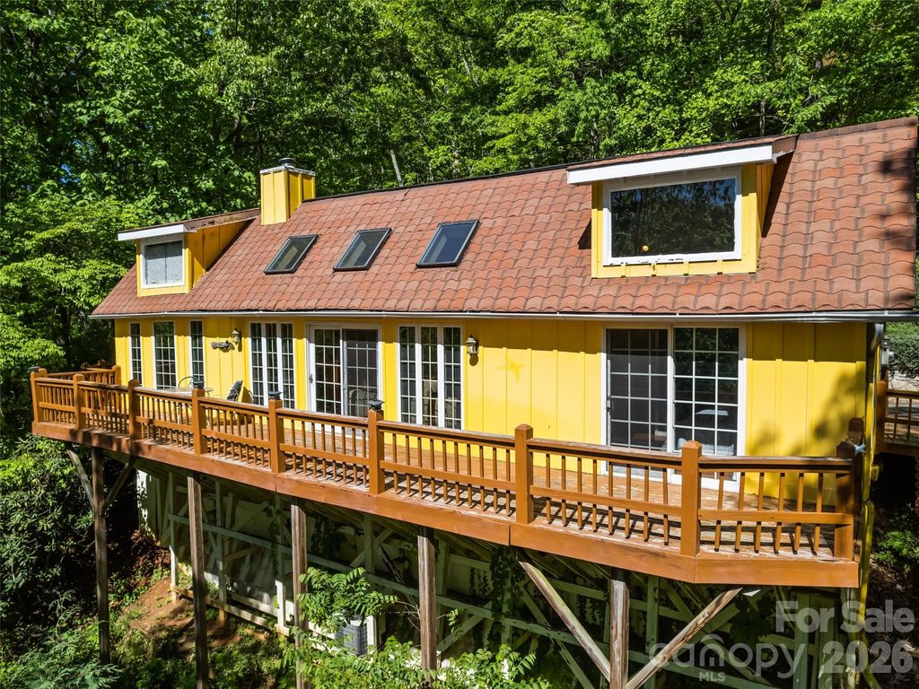 969 Mountain View Drive, Maggie Valley, NC 28751
