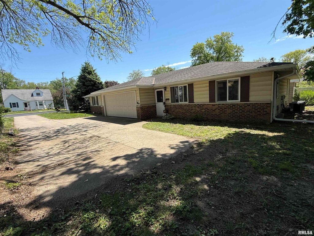 3401 N PEORIA Avenue, Peoria, IL 61603
