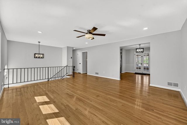 306 S PERSHING DR, Arlington, VA 22204