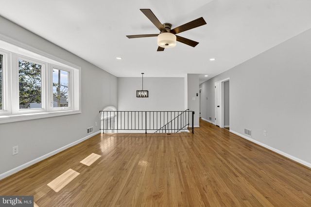 306 S PERSHING DR, Arlington, VA 22204