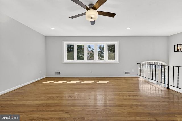 306 S PERSHING DR, Arlington, VA 22204