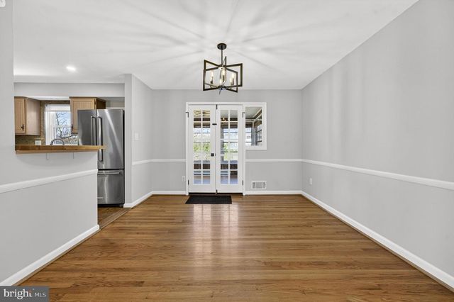 306 S PERSHING DR, Arlington, VA 22204