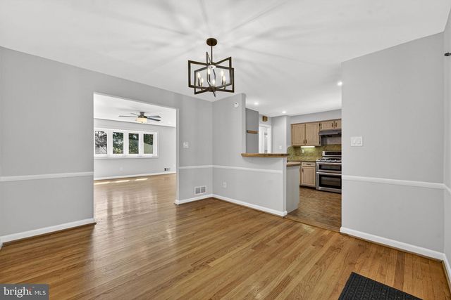 306 S PERSHING DR, Arlington, VA 22204