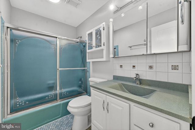 306 S PERSHING DR, Arlington, VA 22204