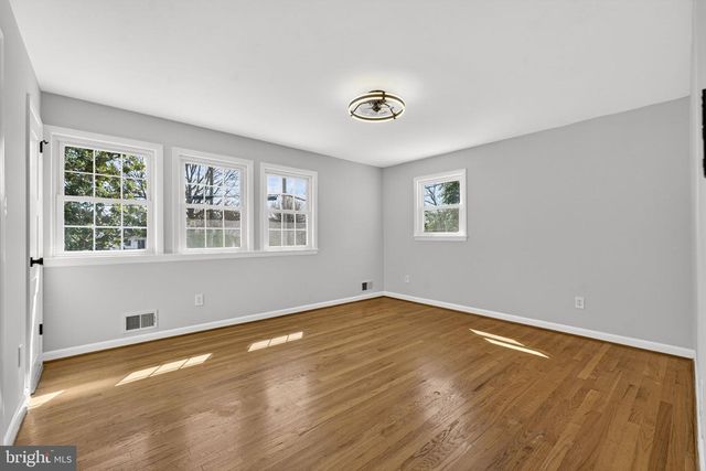 306 S PERSHING DR, Arlington, VA 22204