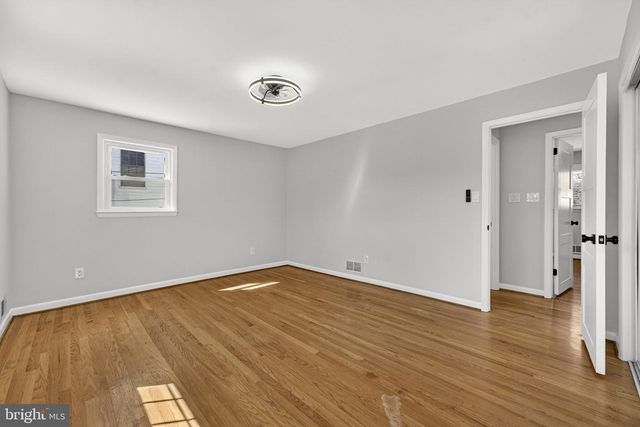 306 S PERSHING DR, Arlington, VA 22204