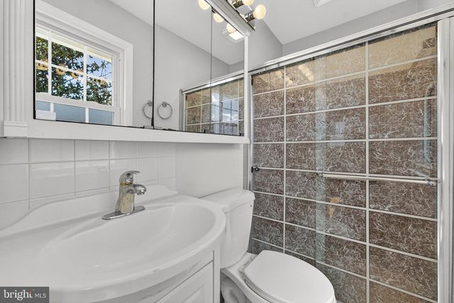 306 S PERSHING DR, Arlington, VA 22204