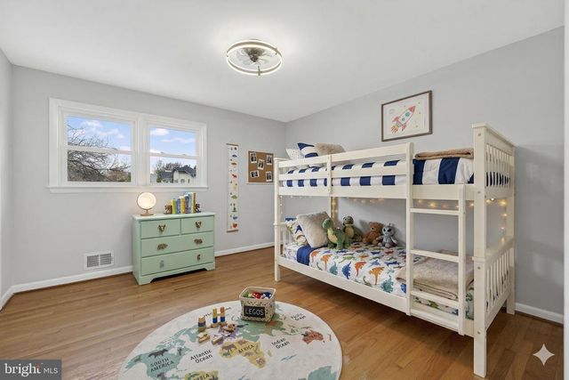 306 S PERSHING DR, Arlington, VA 22204