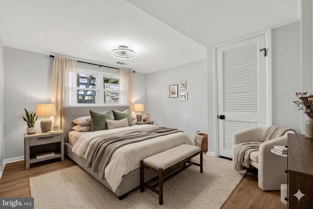 306 S PERSHING DR, Arlington, VA 22204