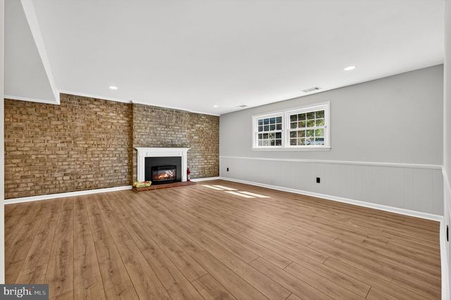 306 S PERSHING DR, Arlington, VA 22204