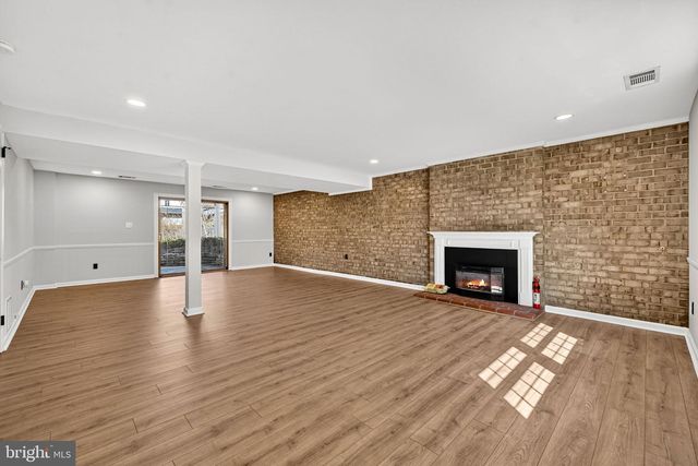 306 S PERSHING DR, Arlington, VA 22204