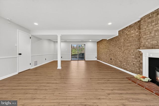 306 S PERSHING DR, Arlington, VA 22204