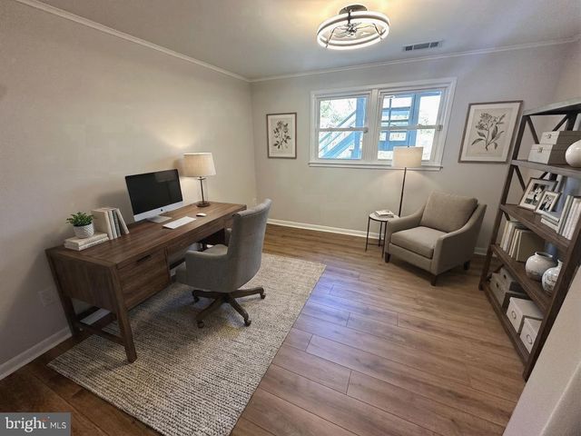 306 S PERSHING DR, Arlington, VA 22204