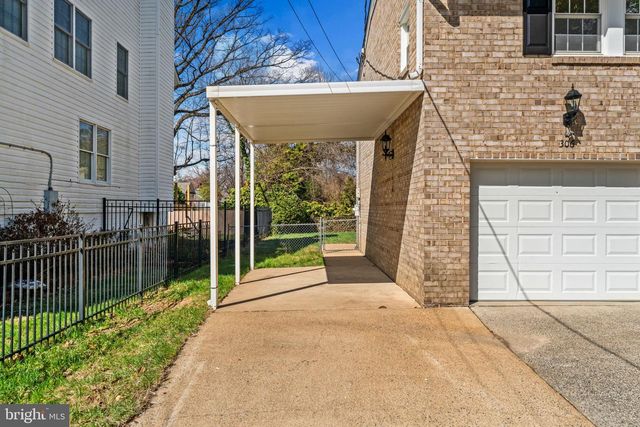 306 S PERSHING DR, Arlington, VA 22204