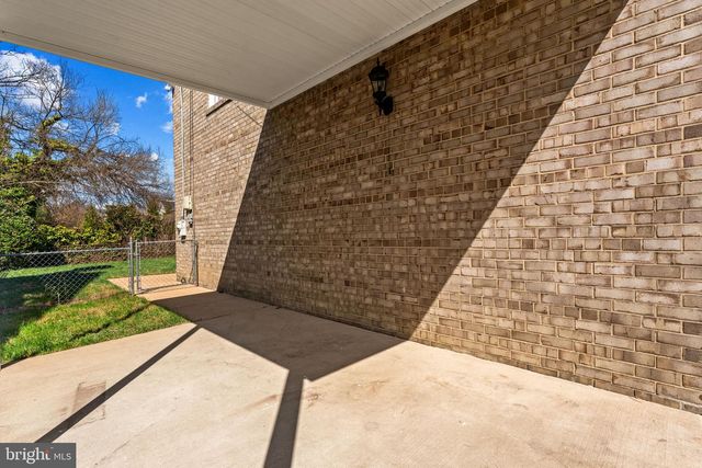 306 S PERSHING DR, Arlington, VA 22204