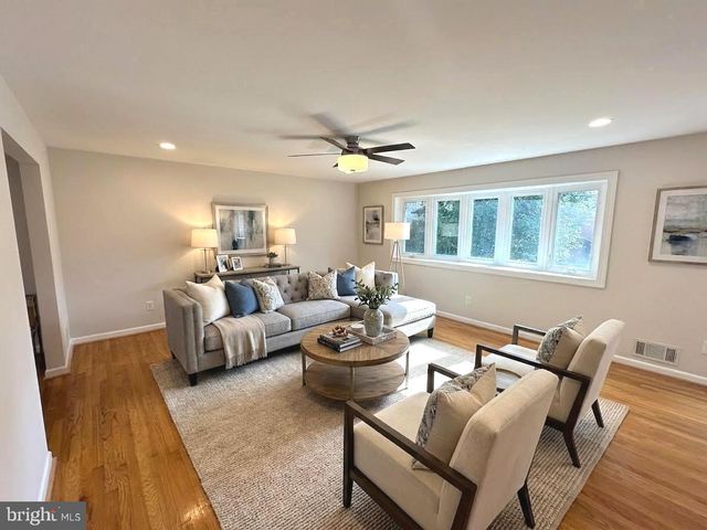 306 S PERSHING DR, Arlington, VA 22204