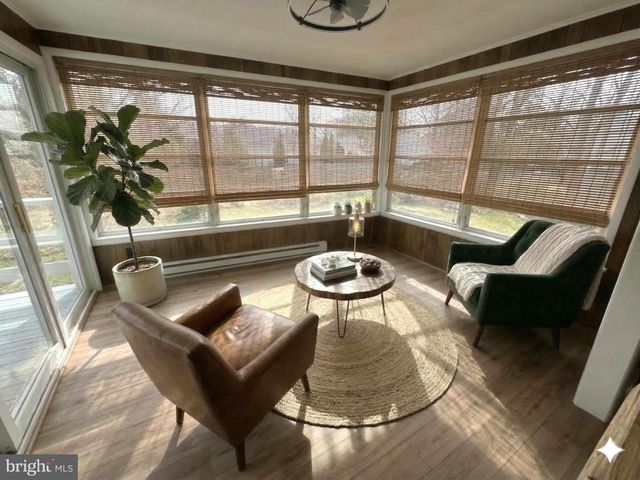 306 S PERSHING DR, Arlington, VA 22204