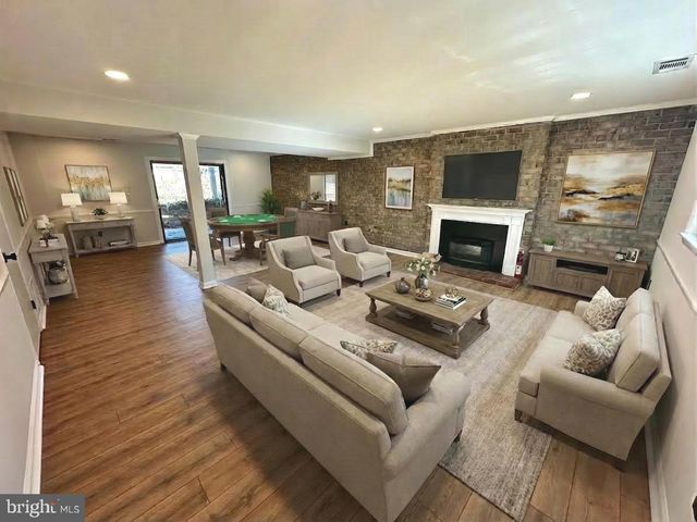 306 S PERSHING DR, Arlington, VA 22204