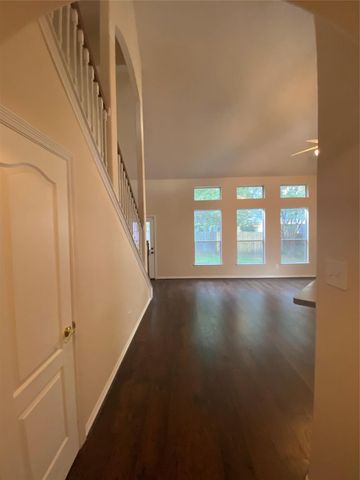 9210 Hidden Lake E, Magnolia, TX 77354