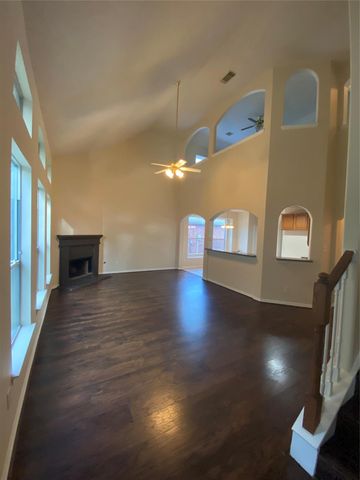9210 Hidden Lake E, Magnolia, TX 77354