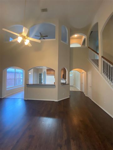 9210 Hidden Lake E, Magnolia, TX 77354