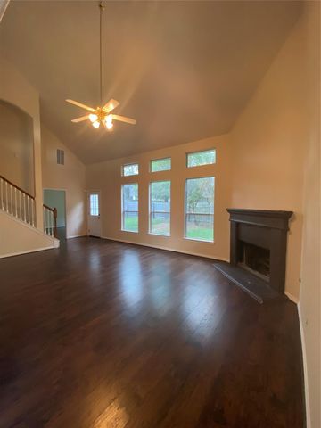 9210 Hidden Lake E, Magnolia, TX 77354